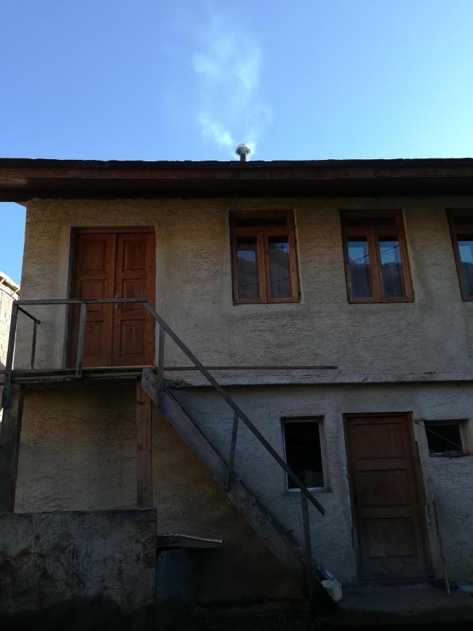 Guest House Lela Mestia Exteriér fotografie
